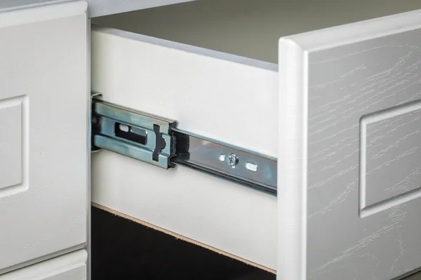 Комод Ливерпуль ясень ваниль/белый